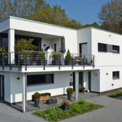 Moderne Fertigkeller bieten vollwertige Wohnfläche und ein sicheres Fundament für das Haus. Foto: GÜF/Knecht