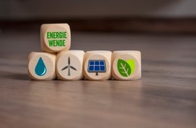 Die Zukunft gehört den erneuerbaren Energien. Foto: Stockwerk-Fotodesign/stock.adobe.com