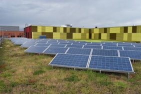 Solar-Gründach – wie es dauerhaft funktionieren kann wird beim Fachkongress beschrieben. Foto: Bundesverband GebäudeGrün