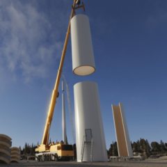 Im Vergleich zum konventionellen Stahlturm reduziert der Windkraftturm aus Holz die Emissionen um 90 Prozent. Foto: Modvion