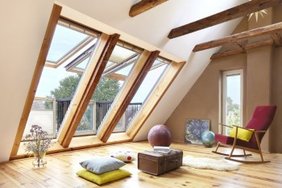Dachfenster oder sogar ein Balkon sorgen für mehr Lebensqualität. © VELUX Deutschland GmbH 