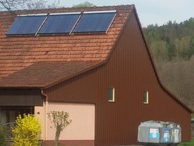 Solarthermiekollektor auf Bauernhaus