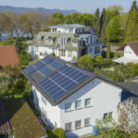 Photovoltaikanlage auf Haus in Radolfzell. Foto: Plattform EE BW / Kuhnle & Knödler 