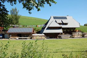 Bauernhaus mit Solarkollektor