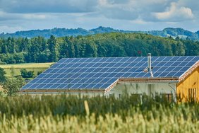 Solaranlagen sind erst dann sinnvoll, wenn die Energie gespeichert wird. © Pixabay 