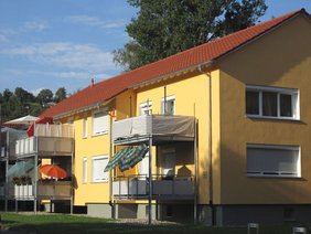 Fassade mit Balkonen