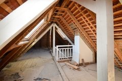 Der Dachboden eines Hauses sollte gut gedämmt werden. Foto: photo 5000/stock.adobe.com