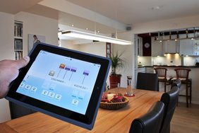 Tablet als Steuerzentrale für Smart Home im RWE-Zukunftshaus