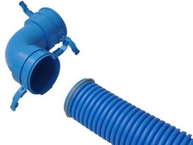 Blaues Rohr und blauer Bogen eines Luftverteilsystems
