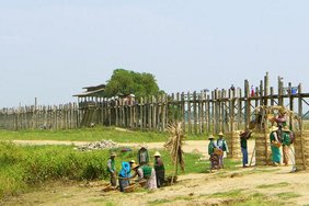 Teakholzbrücke in Myanmar