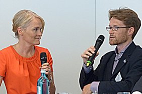 Moderatorin Antje Grobe und Ulf Sieberg im Gespräch