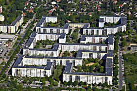 PV-Module auf Dächern im Gelben Viertel Berlin